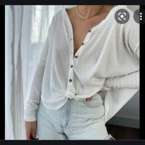 OUT FROM UNDER White thermal Button down SzS EUC!